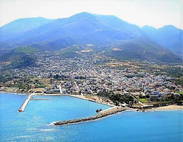 Arkadia Seafront Ai-lagoudis Villa