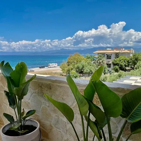 Villa Arkadia Seafront Ai-lagoudis