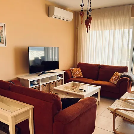 Arkadia Seafront Ai-lagoudis Villa *