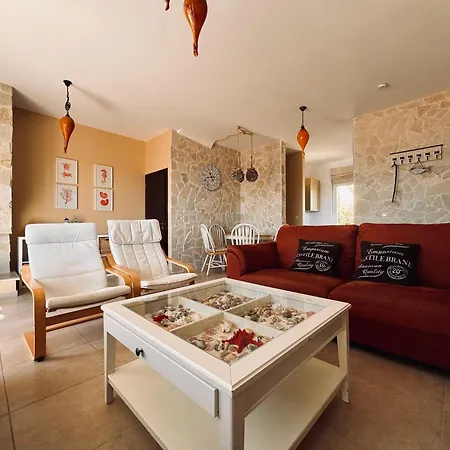 Arkadia Seafront Ai-lagoudis Villa