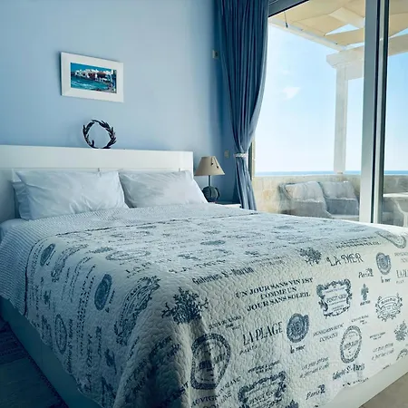 Arkadia Seafront Ai-lagoudis Villa *